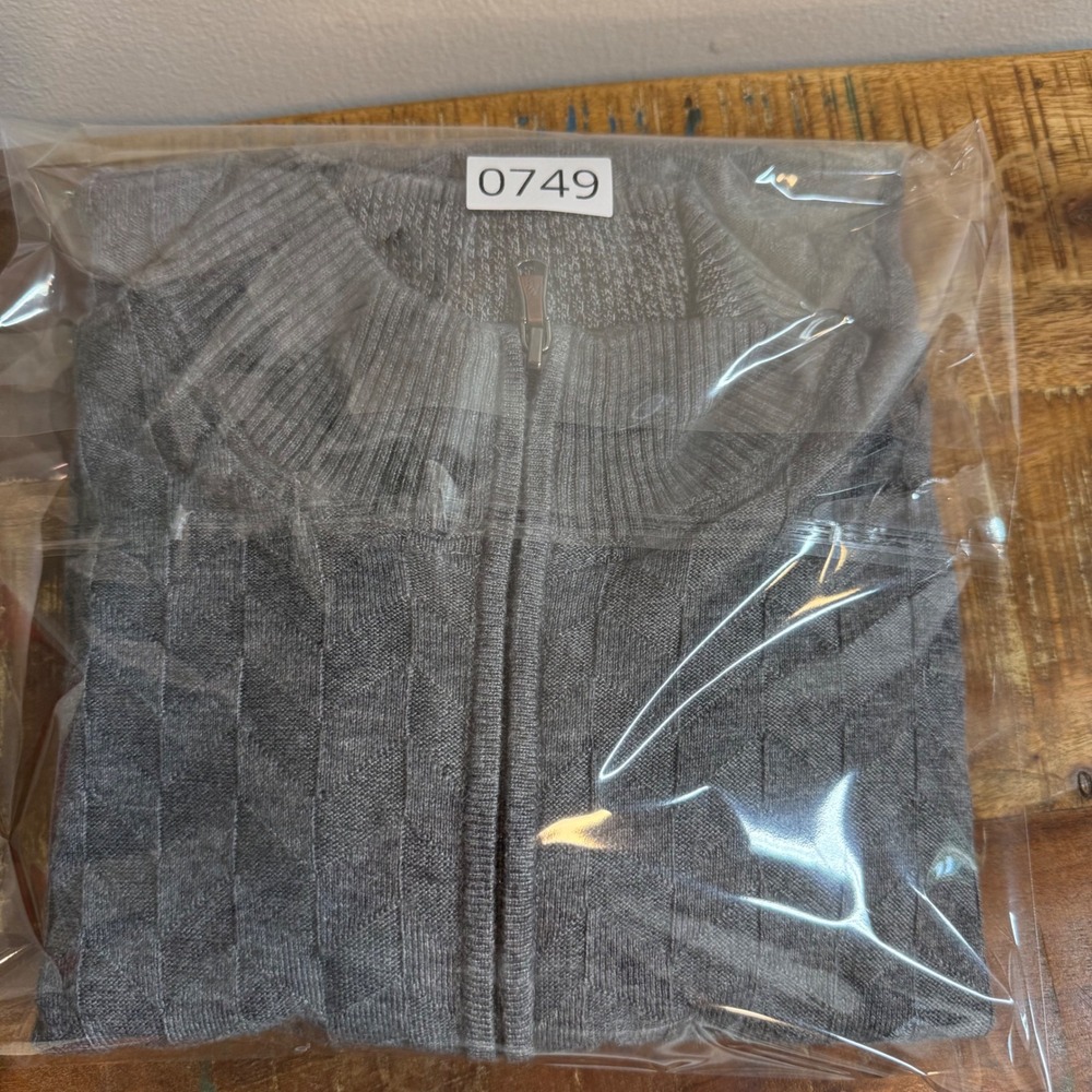 Robert Graham Wool Blend Grey Cable Knit Quarter Zip Sweater Medium Luxe - Picture 11 of 11